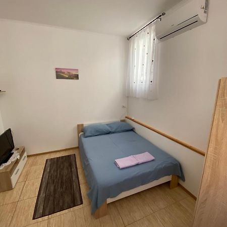 Studio-Apartman Aurora Pula Exterior foto